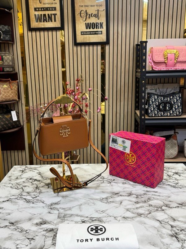 TOR Y BURCH BRITTEN HANDBAG CROCODILE PRINT WITH OG BOX AND DUST BAG AND SLING (BROWN) (S2)(MT)