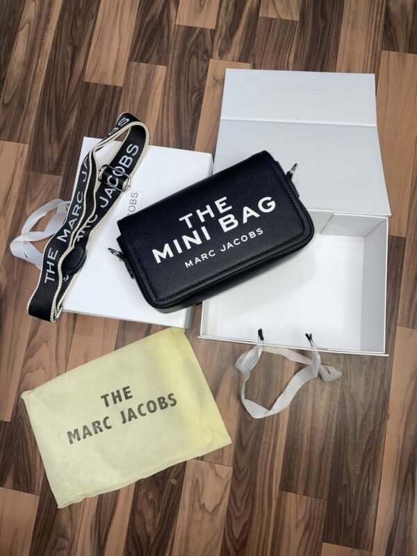 Marc jacobs The mini bag With dust bag and folding box 307(BR)